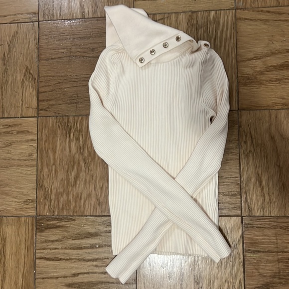 Zara knit sweater with gold side buttons - Picture 6 of 8